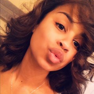 Meet your Posher, Macie